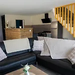 - Le Châtaignier Casa de Férias